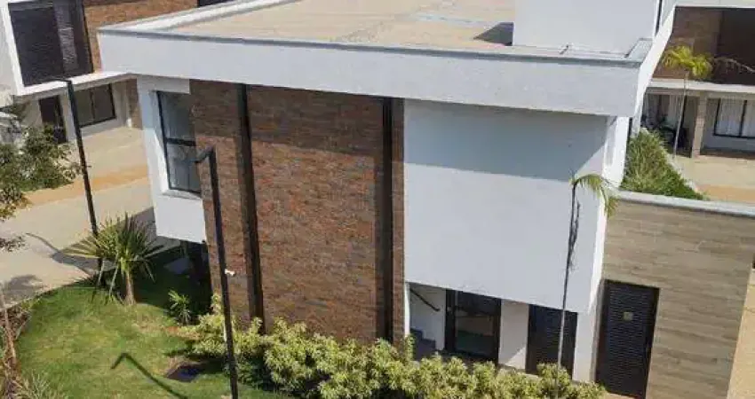 Casa Duplex Nova e Geminada à Venda no Condomínio Lagoa Sky House no Taquaral em Campinas. Região da Lagoa Taquaral