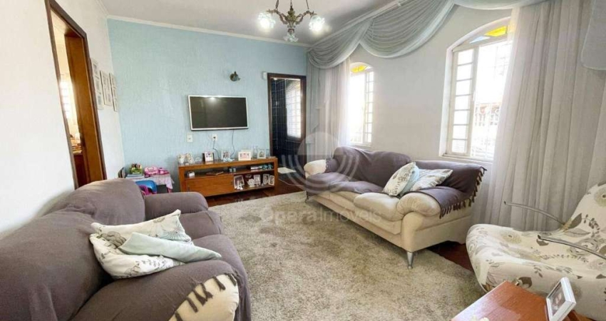 Casa Residencial com potencial para Comercial à Venda e Locação no bairro Nossa Senhora Auxiliadora.