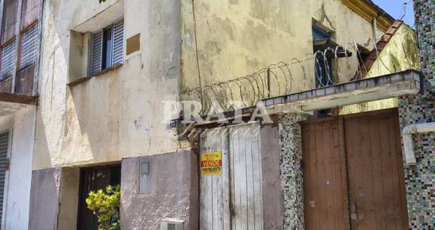 Casa à venda na Rua Júlio Conceição, 237, Vila Mathias, Santos