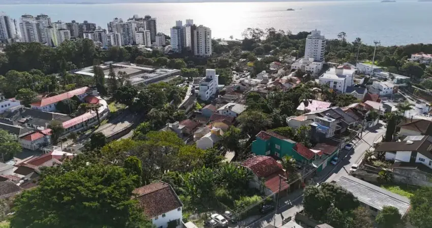 Terreno à venda na Agronômica, Florianópolis 