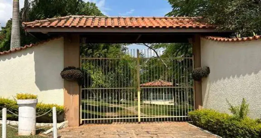 Sítio com piscina, área de plantio e pasto e campo de futebol em itu, são paulo.