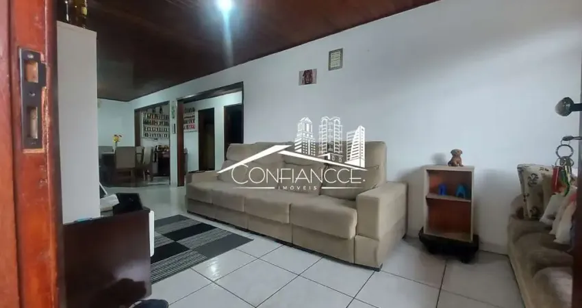 Casa com 4 quartos à venda na Rua João Pinto Martins, Guaraituba, Colombo