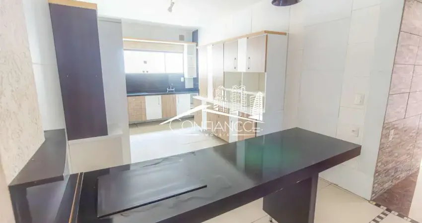 Casa com 3 quartos para alugar na Rua Ângelo Breseghello, 422, Bairro Alto, Curitiba