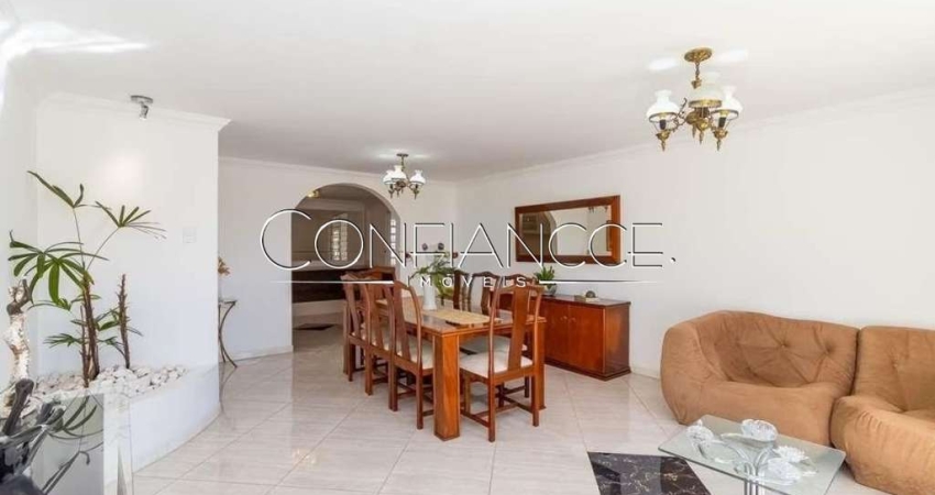 Casa com 5 quartos à venda na Rua Fernando Cretella, Bacacheri, Curitiba