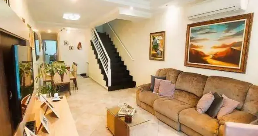!OPORTUNIDADE! LINDA CASA com 228m² ÚTEIS - 04 DORMITÓRIOS sendo 03 SUÍTES + OFFICE - PISCINA - SOLARIUM - ÁREA GOURMET - 02 VAGAS por R$ 1.299M