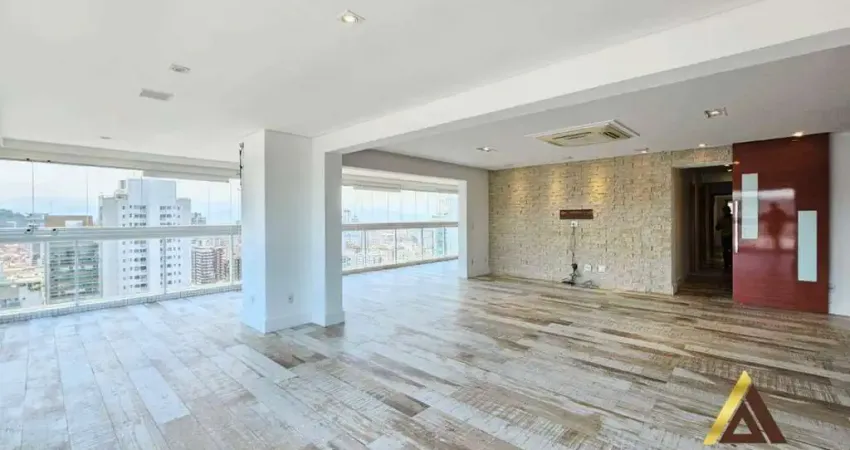 Maravilhoso apartamento alto padrão com 243m² úteis - 03 suítes - 05 w,c - varanda gourmet com churrasqueira - 03 vagas - lazer completo - gonzaga