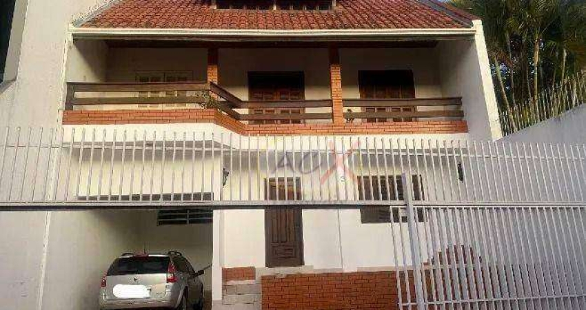 Casa com 3 dormitórios à venda, 223 m² por R$ 1.000.000 - Guabirotuba - Curitiba/PR