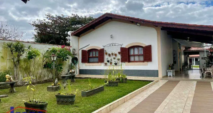 Casa a 250 metros da praia com 4 dormitórios à venda, 177 m² por R$ 700.000 - Jardim Suarão - Praia - Itanhaém/SP