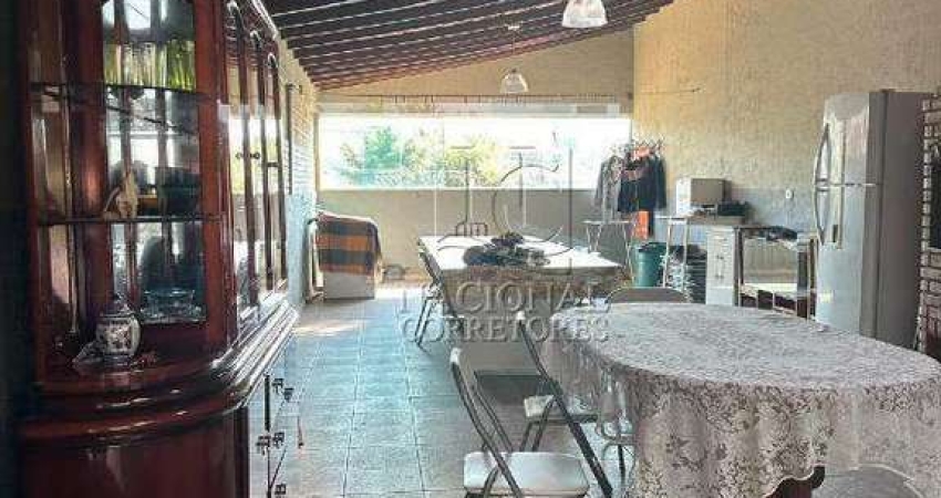 Casa térrea para venda com salão de festas no Parque Novo Oratório - 2 dormitórios- 2 vagas.