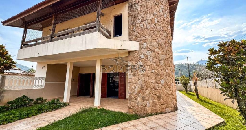 Casa com 5 dorms, Praia da Maranduba, Ubatuba - R$ 1 mi, Cod: 2487
