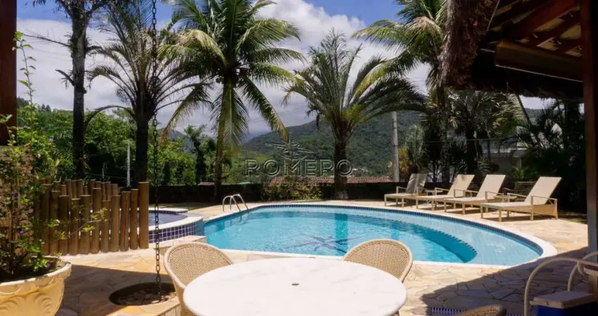 Casa com 5 quartos, Praia das Toninhas, Ubatuba - R$ 3.45 mi, Cod: 2009