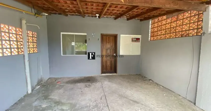 Casa com 02 quartos no céu azul