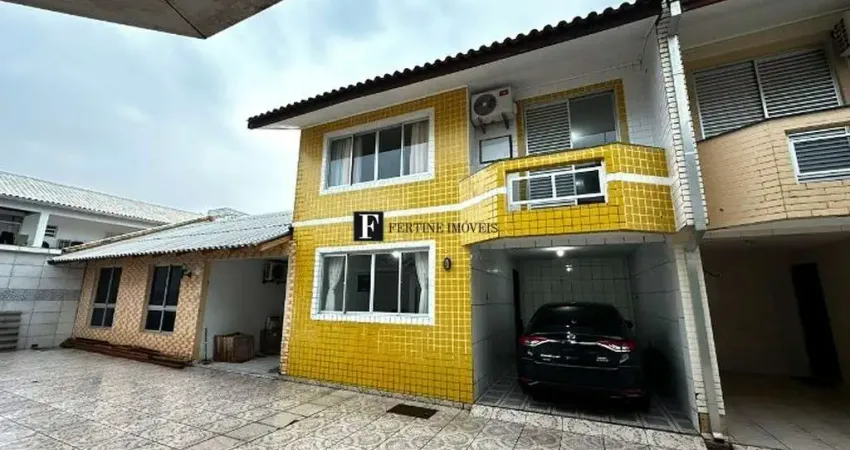 Sobrado a venda proximo do mar