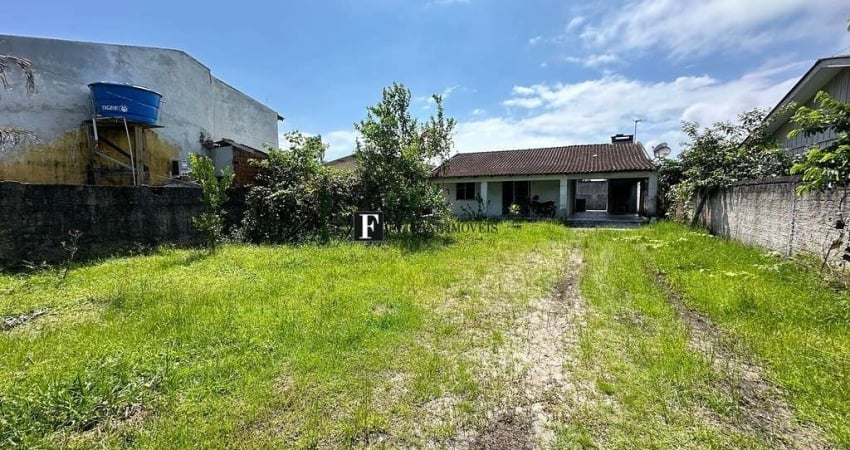 Casa em Pontal do Sul com terreno