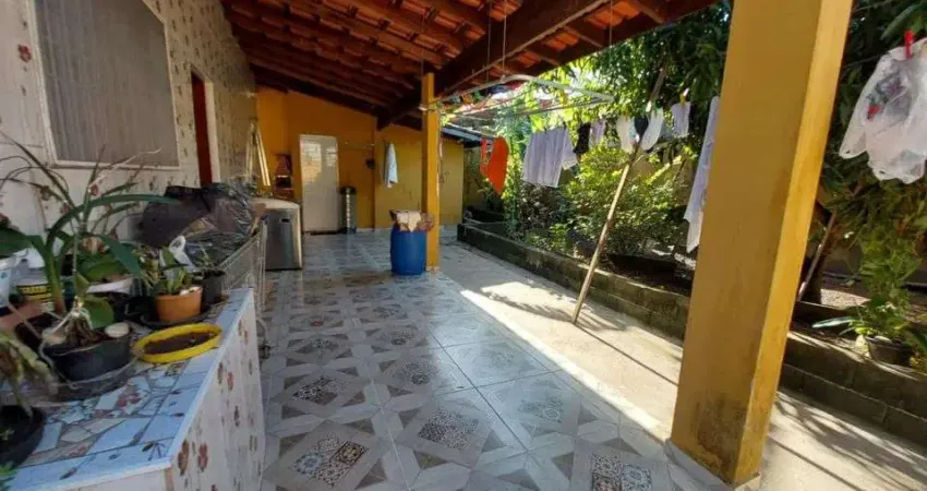 Casa para Venda em Itanhaém, Jardim Guacyra, 3 dormitórios, 1 suíte, 1 banheiro, 3 vagas