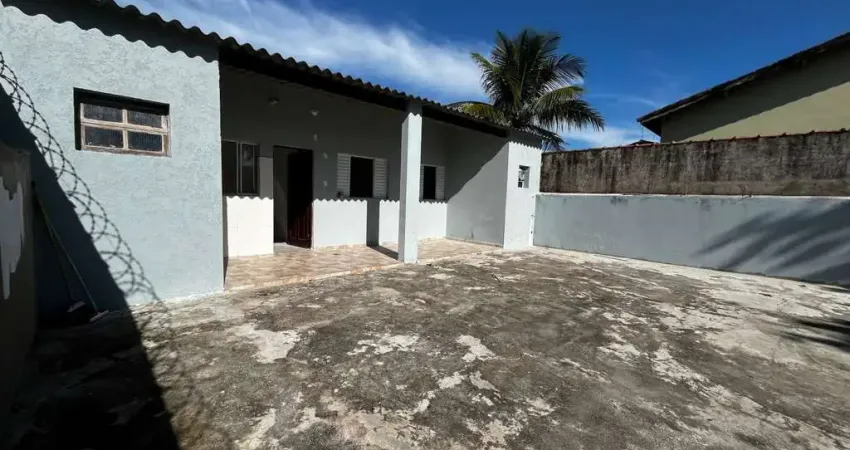 Casa para Venda em Itanhaém, Balneário Tupy, 2 dormitórios, 1 suíte, 1 banheiro, 7 vagas