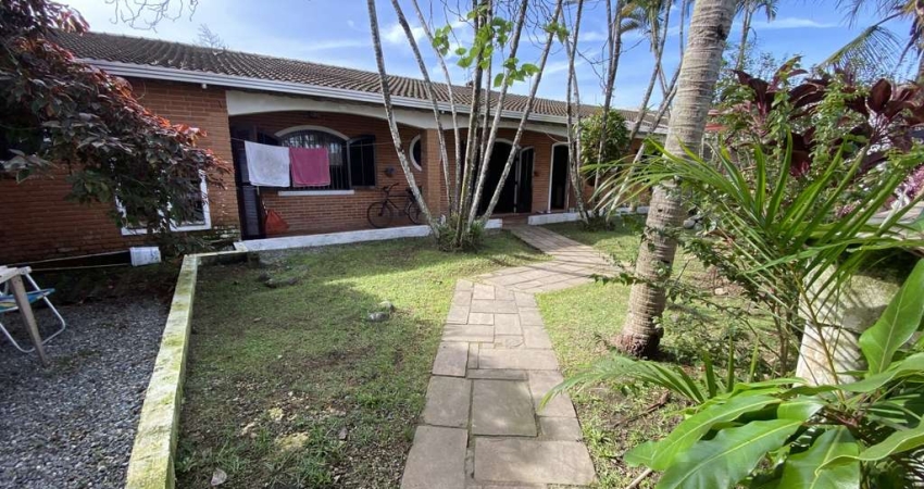 Casa para Venda em Itanhaém, Cibratel 2, 3 dormitórios, 3 suítes, 3 banheiros, 11 vagas