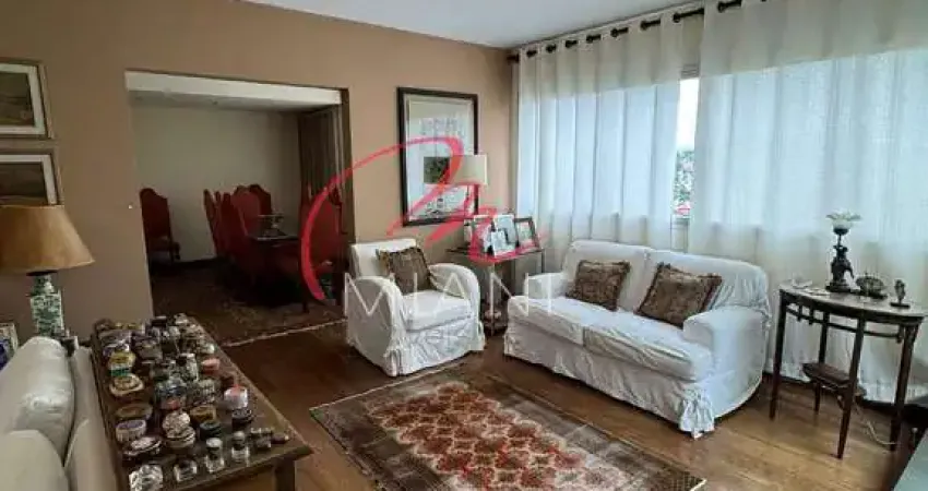 Apartamento com 226m²  à venda na Avenida Caxingui a 2 quadras do metrô Butantã, Vila Pirajussara,