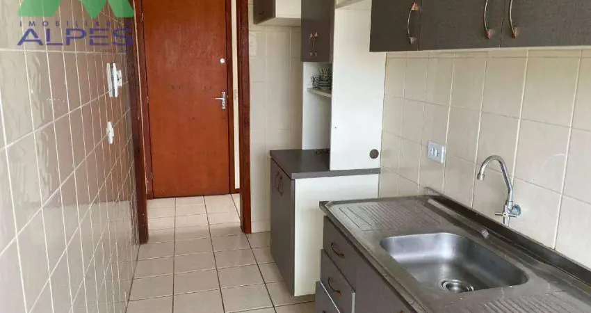 Todo mobiliado apartamento primeiro andar apenas um lance de escadas