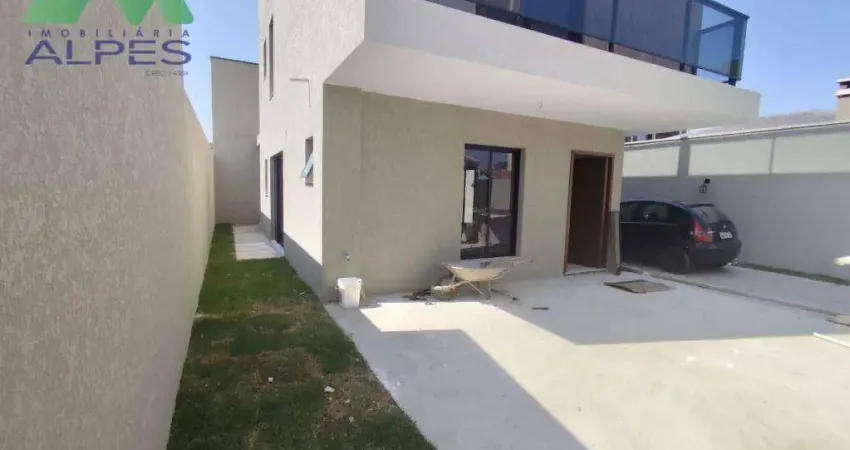 Sobrado com 3 dormitórios à venda, 182 m² por R$ 969.900,00 - Xaxim - Curitiba/PR