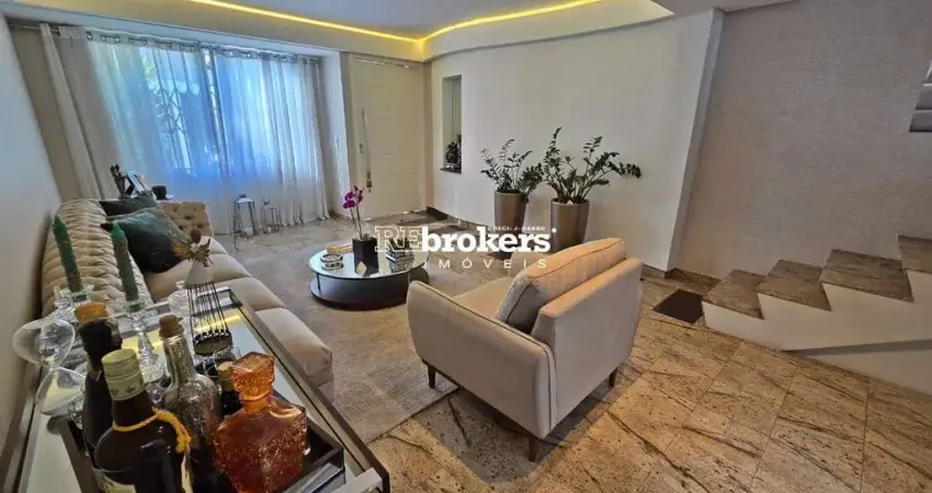 Linda casa com 3 quartos no melhor do Guabirotuba - À venda REbrokers