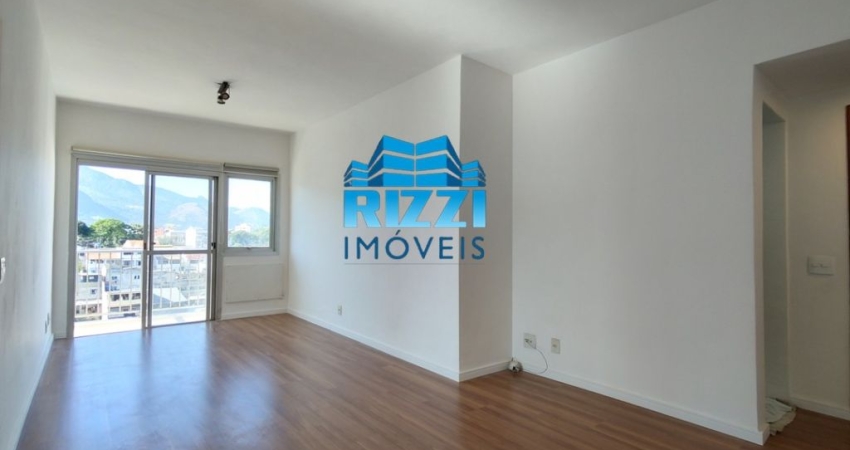 Excelente apartamento com 02 Quartos (01 suíte) na Estrada do Capenha