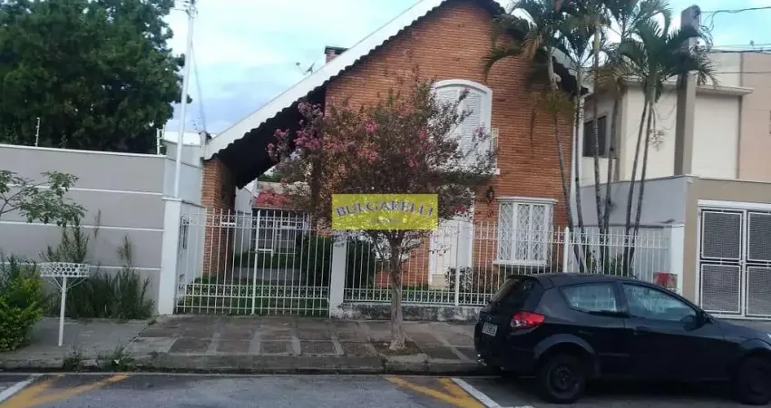 Oportunidade, Sobrado Estilo Europeu à venda, 04 dormitórios, 04 vagas para auto, Vila Maria Luiza,