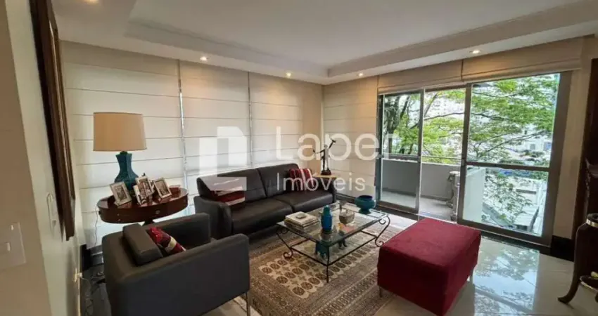 Venda de lindo apartamento na melhor localização de moema pássaros com 230 m².