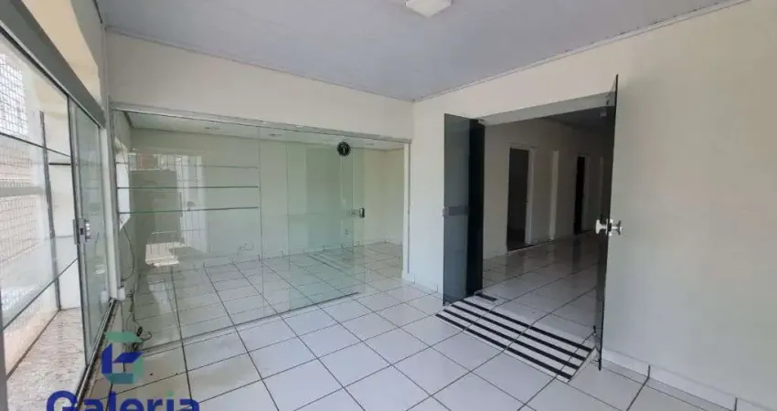 Salao comercial com 5 salas para alugar, 221m2 - Centro