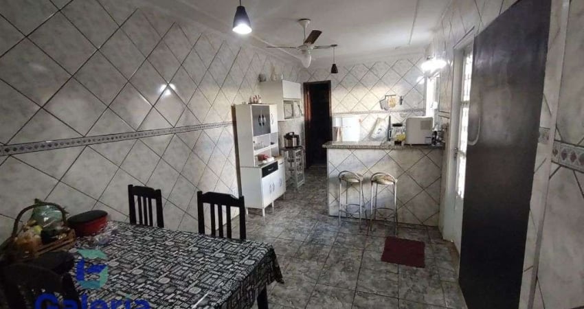 Casa com 3 quartos para alugar, 138m2- Presidente Medici
