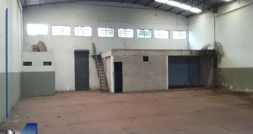 Galpão comercial para alugar, 544m² - Quintino Facci I