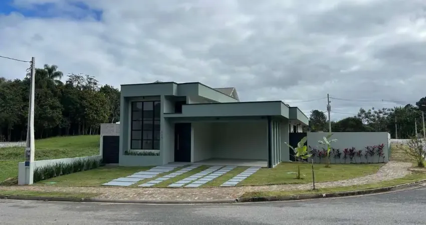 Casa à venda na Freguesia da Escada, Guararema 