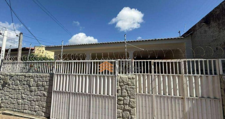 Casa com 4 dormitórios sendo 1 suíte à venda, 123 m² por R$ 399.000 - Barro Vermelho - Natal/RN