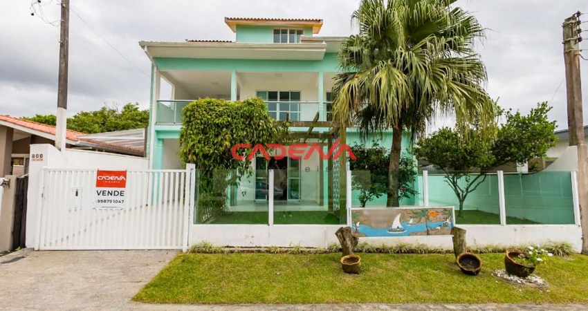 Casa com 5 quartos e 3 vagas à venda em Pontal do Paraná