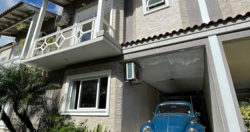 Casa em condomínio mobiliada com 03 dormitórios no Bela Vist