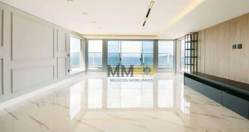 Cobertura Penthouse com 4 dormitórios e vista mar panorâmica, totalmente reformada em Santos/SP.