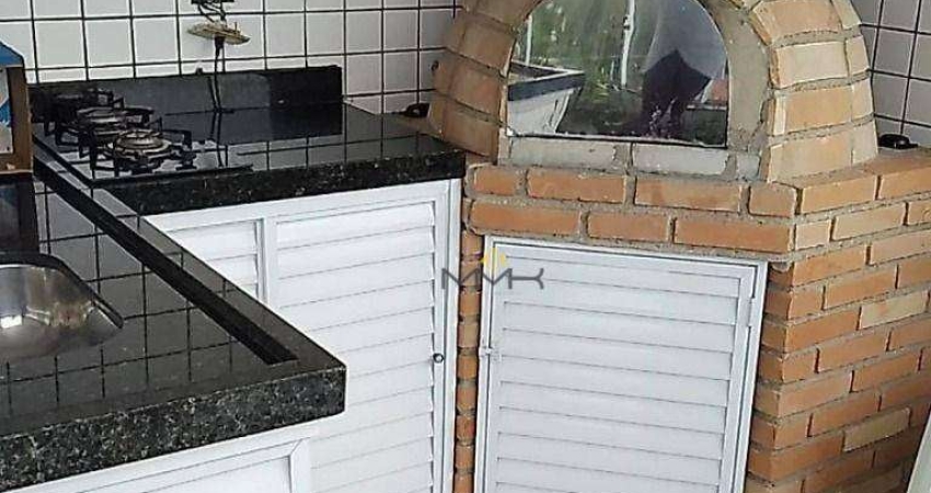 Sobrado com 3 dormitórios à venda, 210 m² por R$ 730.000,00 - Centro - São Vicente/SP