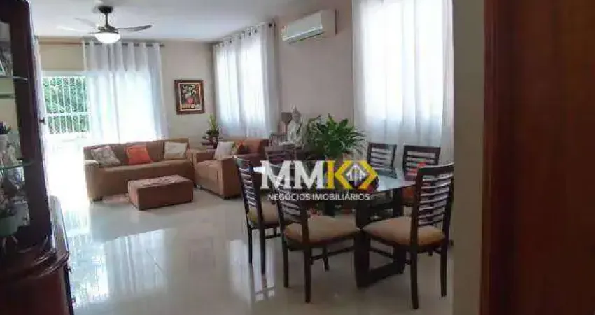 Casa Ampla com 6 dormitórios e Espaço Gourmet na Aparecida - Santos/SP