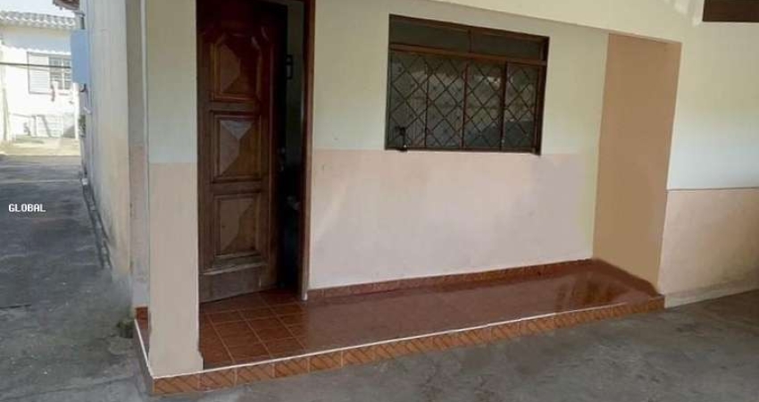 Casa para Venda em Taubaté, Itaim, 2 dormitórios, 1 suíte, 1 banheiro, 3 vagas
