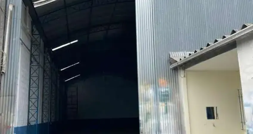 Galpão para Locação em Taubaté, Granja Bela Vista, 2 dormitórios, 1 banheiro, 5 vagas