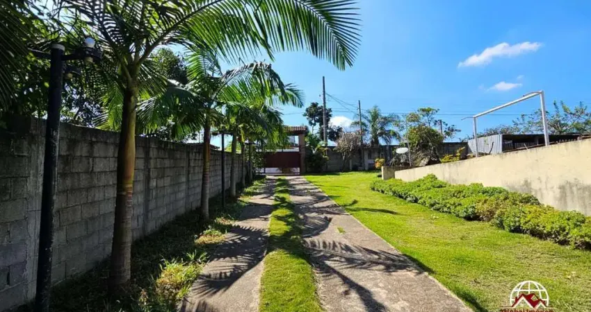 Chácara para Venda em Taubaté, Loteamento Chácaras Ingrid, 3 dormitórios, 1 suíte, 3 banheiros, 10 vagas