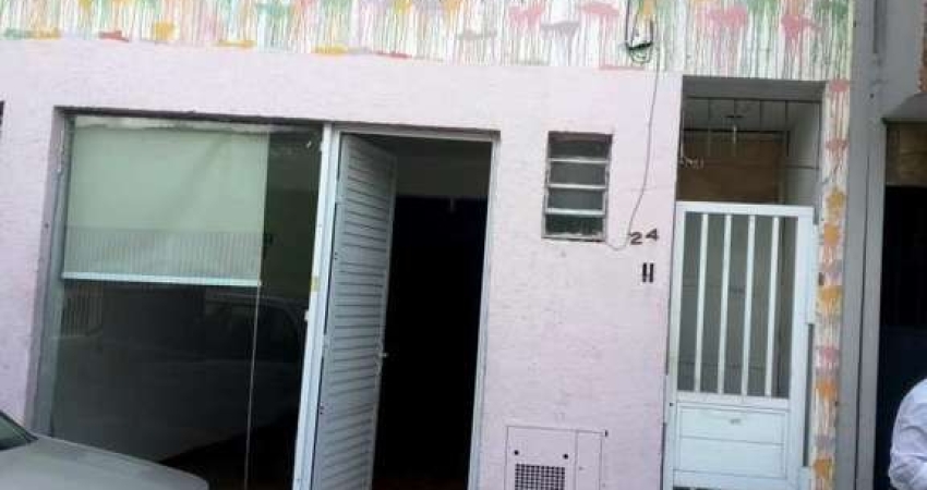 Casa Comercial para Locação em Taubaté, Centro, 2 dormitórios, 1 banheiro