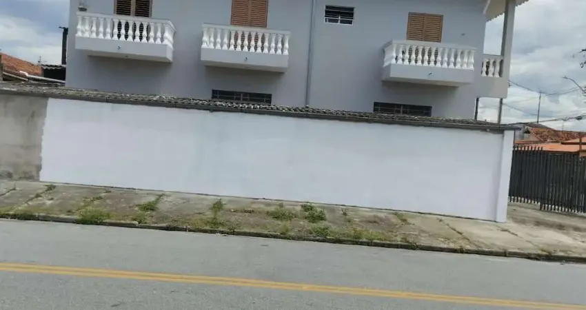 Casa para Locação em Taubaté, Parque Aeroporto, 3 dormitórios, 1 banheiro, 2 vagas