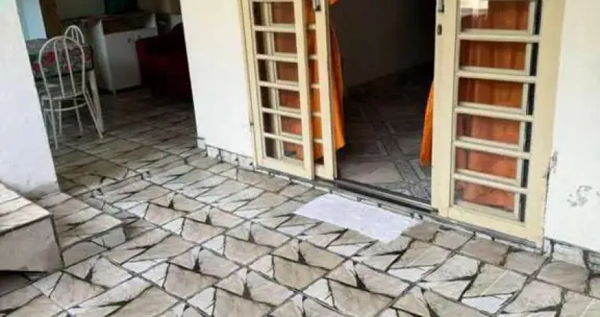 Casa para Venda em Taubaté, Jardim Sandra Maria, 3 dormitórios, 1 banheiro, 2 vagas
