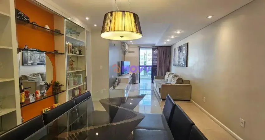 Apartamento 2 quartos, á 2 quadras da praia, varandão e vaga!