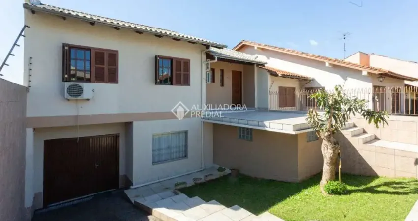 Casa com 3 quartos à venda na Rua Doutor Osvaldo Degrazia, 320, Costa e Silva, Porto Alegre