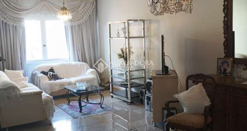 Apartamento com 3 quartos à venda na Rua Duque de Caxias, 1234, Centro Histórico, Porto Alegre
