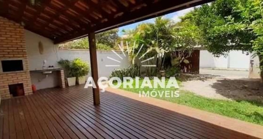 Casa com 2 quartos para alugar na Servidão Dunas da Joaquina, 618, Rio Tavares, Florianópolis