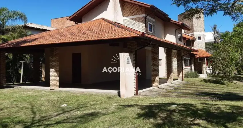 Casa em condomínio fechado com 4 quartos para alugar na Rodovia Doutor Antônio Luiz Moura Gonzaga, 647, Rio Tavares, Florianópolis