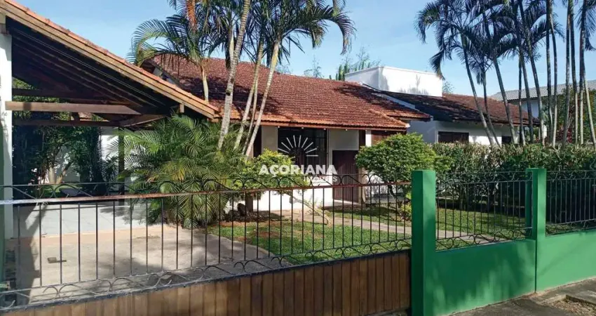 Excelente casa em rua sem saída e localização privilegiada no Rio Tavares!
